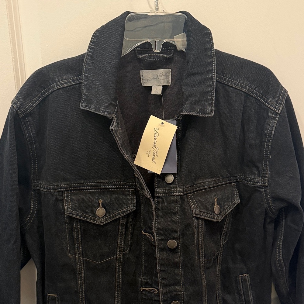 Classic Black Denim Jacket - Unbranded